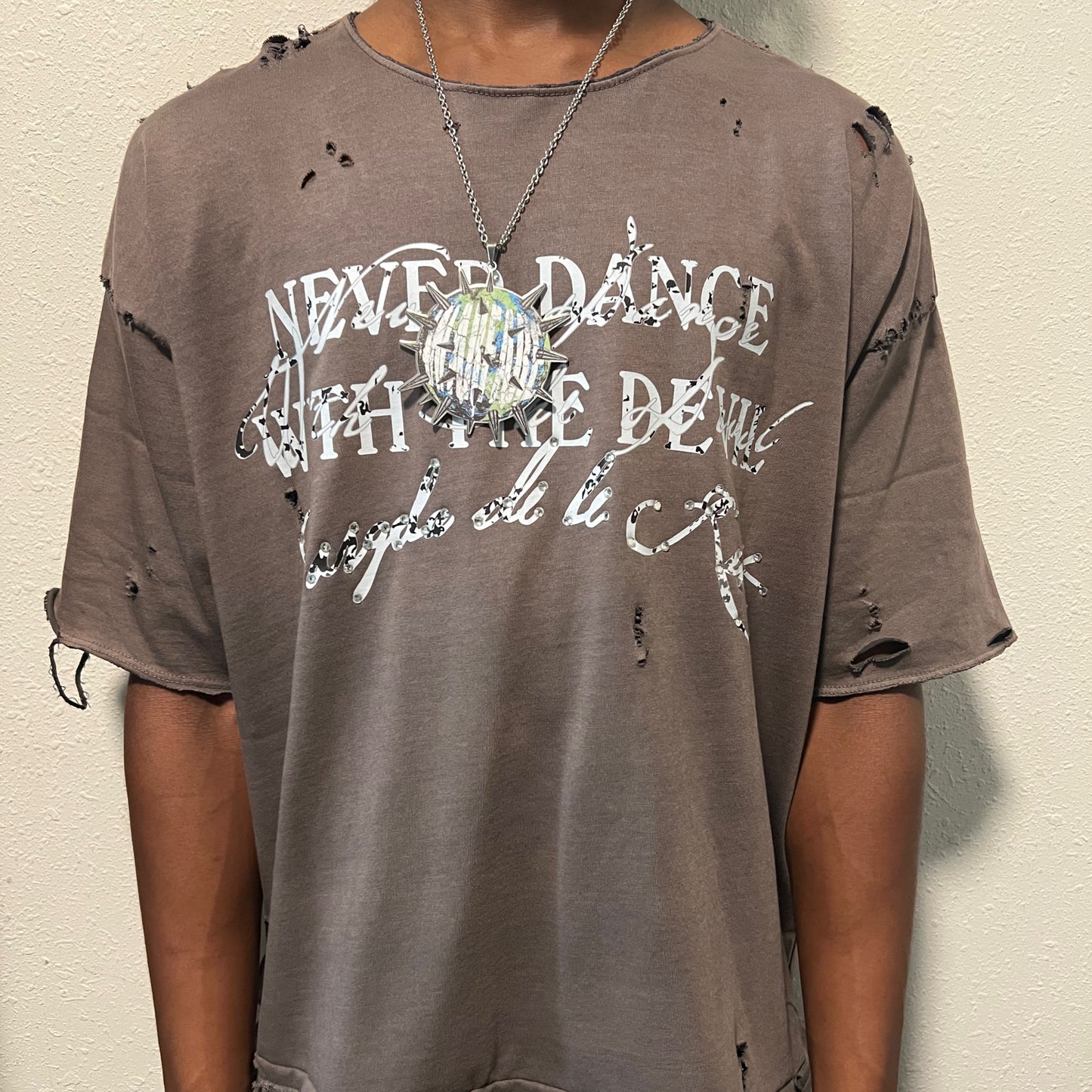 GWxBR SINNERS WIDE NECK TEE